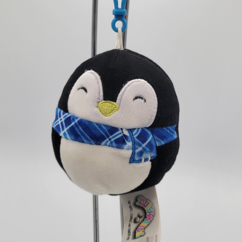 3.5" Jen Luna the Penguin Clip 2018 Christmas Holiday Xmas Scarf Squishmallow